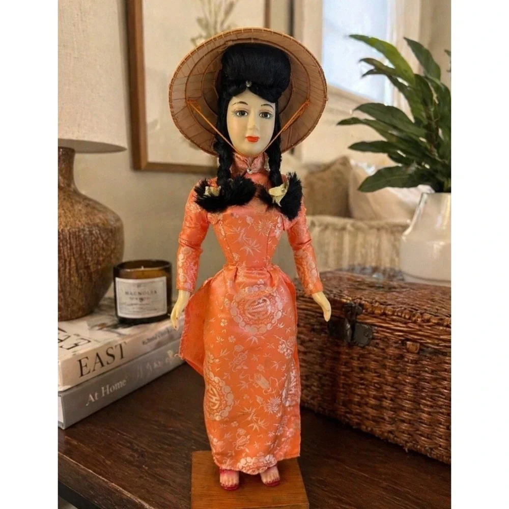 Vintage 1960's Vietnamese Doll Ao Dai Conical Hat Wood Stand‎ Asian Folk Art